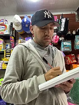 JuanZapata33 live sex cam