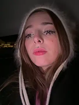 LoraaDoll live sex cam