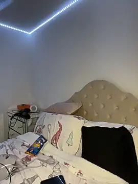 naughtybella05 live sex cam