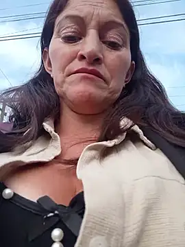 Salome-moon's cam snapshot