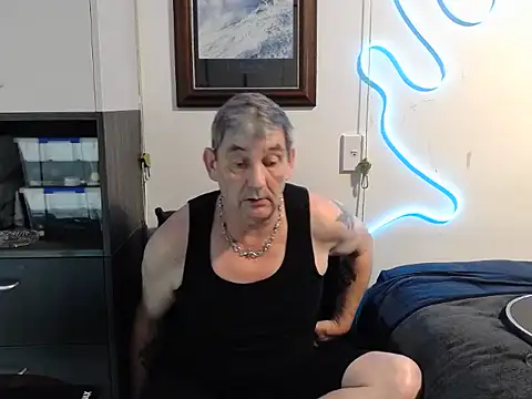 ChunkyMonkey007 live sex cam