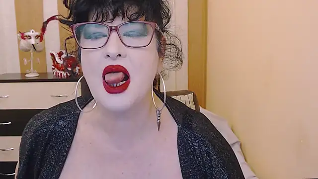 QuuenOfSin live sex cam