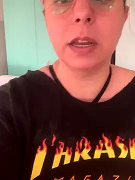 LupitaHaze live sex cam