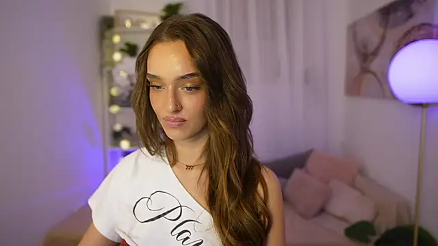 Clara_Nia's cam snapshot