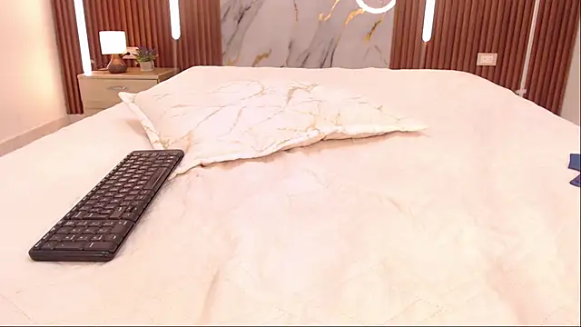 shena_nomy1 live sex cam