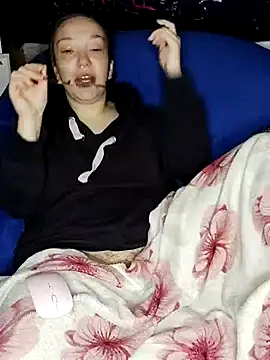 Isabella_Geney's cam snapshot