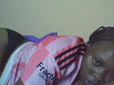 EBONYVANILLA02's cam snapshot