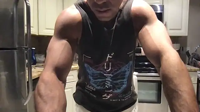 BigGuyMuscle live sex cam