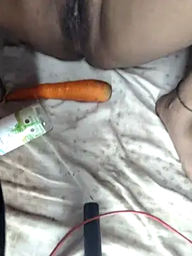 Your-Samayra's cam snapshot