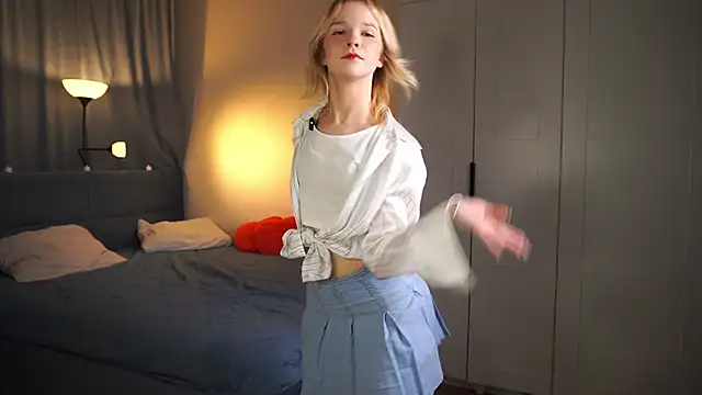 PhillisEsplin's cam snapshot