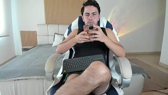 SuxxDiego's cam snapshot