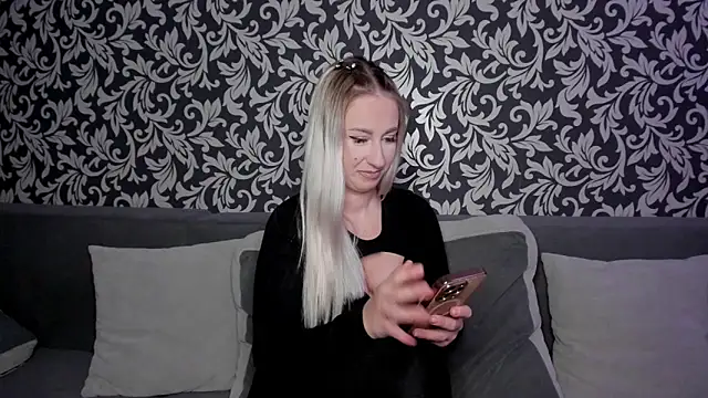 Blonde_Miss's cam snapshot