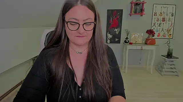 MistressDarrah's web cam