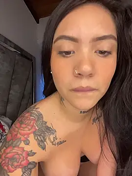 liahouses's cam snapshot