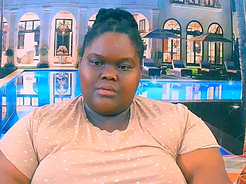 EbonyHotBuns's cam snapshot