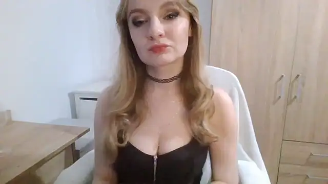 AlmaHoney's cam snapshot