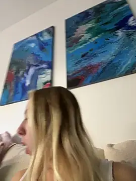 LuisaBecker's cam snapshot