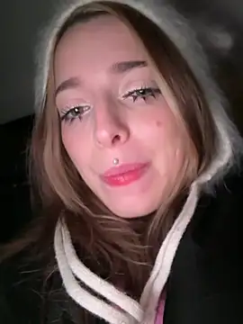 LoraaDoll live sex cam