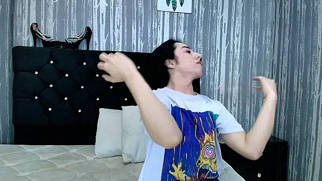 Alicee_Moonn live sex cam