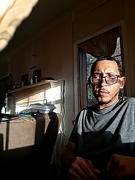 ThrowedWorldWide's cam snapshot