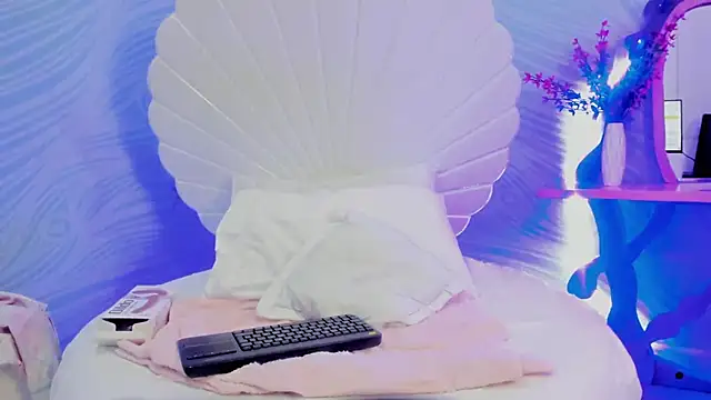 arietta_skinny's cam snapshot