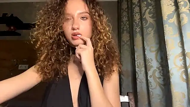 BrocadedEmulsion's cam snapshot