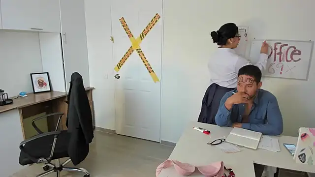 clumsiness_office69's cam snapshot