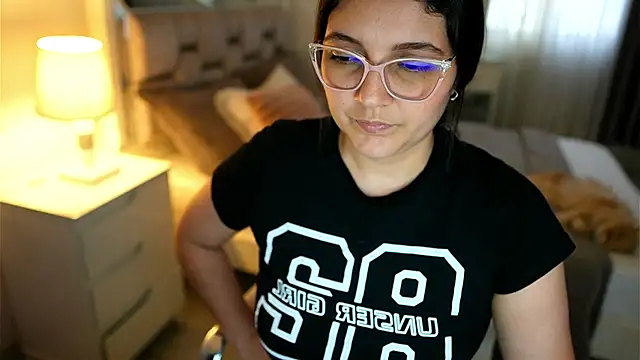 Camilaa_bueno's cam snapshot