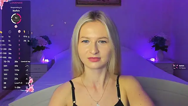 Julie_Blaze's cam snapshot