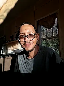 ThrowedWorldWide's cam snapshot