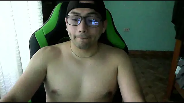 Allen_ibe's cam snapshot