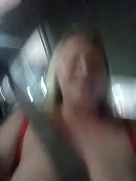 wetnwildforyou's cam snapshot