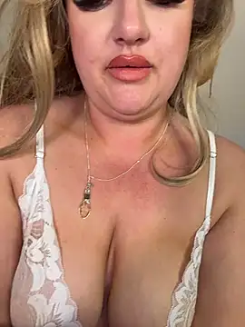 Scottish_Milf_Bella_xo's cam snapshot