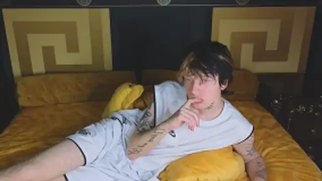 TRAVIS_CLAS's cam snapshot