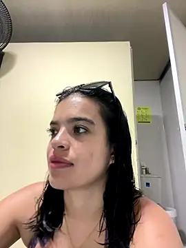 JuanitaMore01 live sex cam