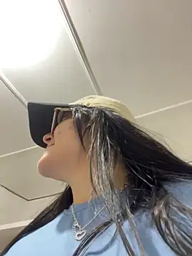 Lia_flowers live sex cam