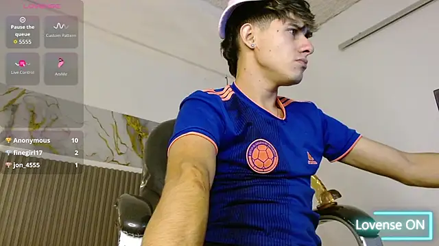 Dyla_n18 live sex cam