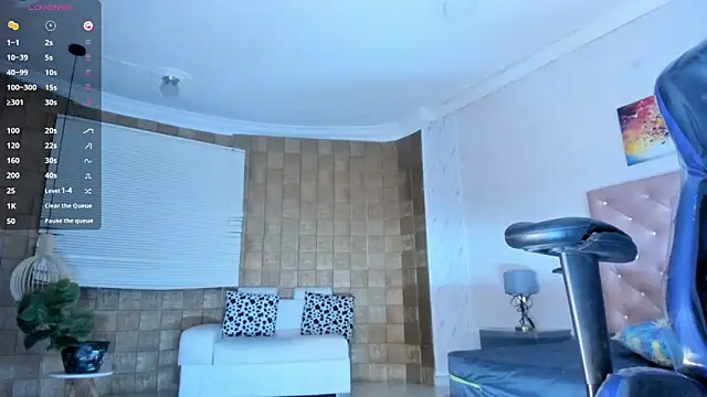 Lissalittlee live sex cam