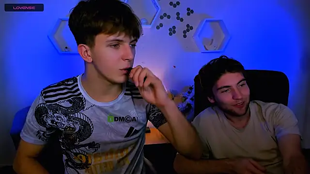 travis_wolf_ live sex cam