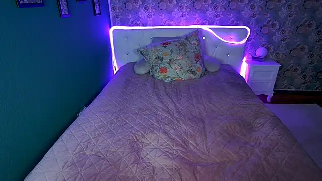 EmilyDiazofficial live sex cam