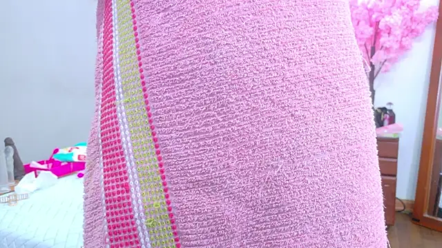 Beautifulskinny18 live sex cam