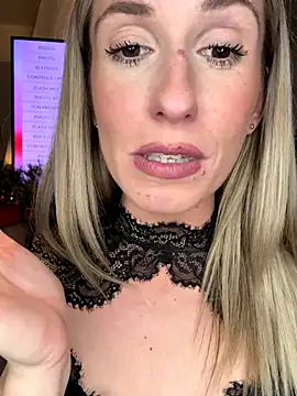 lola_tentatiion's cam snapshot