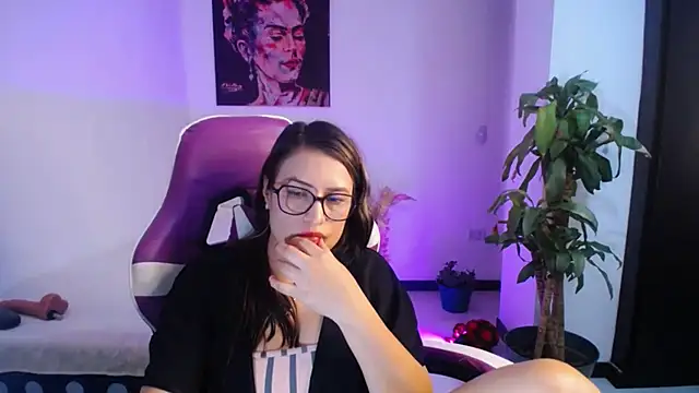 esmeraldaa230's cam snapshot