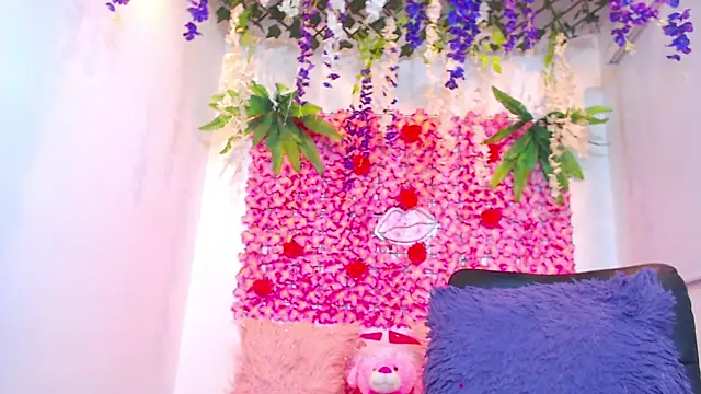 BLONDE_SEXYHOT's cam snapshot