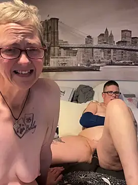 Curvy-Jinx's cam snapshot