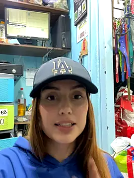 Lucy_699's cam snapshot