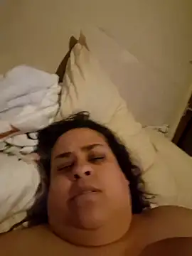 BigBusty_VoluptuousMilfX's cam snapshot