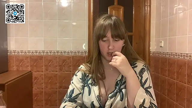 MaroonMoon_'s cam snapshot