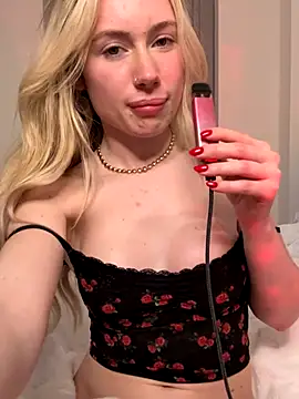 SexySaraxxoo's cam snapshot