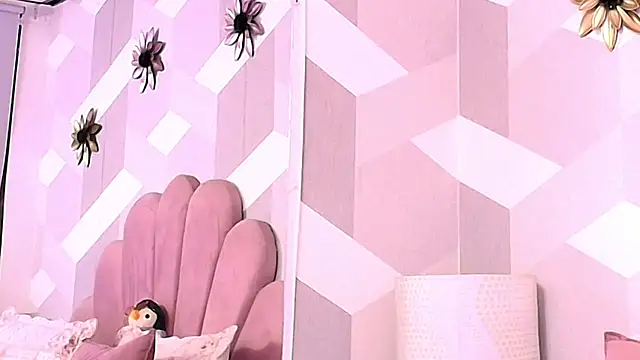 KylieMonnett live sex cam